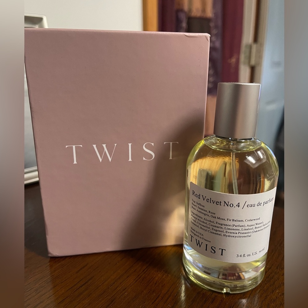 Twist Red Velvet Perfume Spray